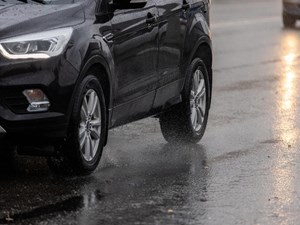 Precauciones en la carretera en días de lluvia 